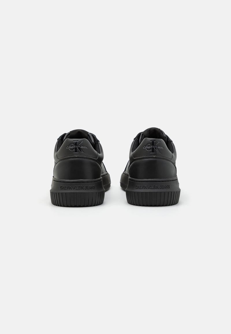 CALVIN KLEIN JEANS Chunky Cupsole - Sneakers Low - Triple Black