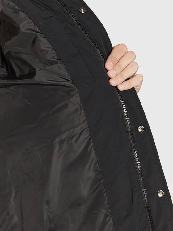 CALVIN KLEIN JEANS Geacă din puf J30J321915 Negru