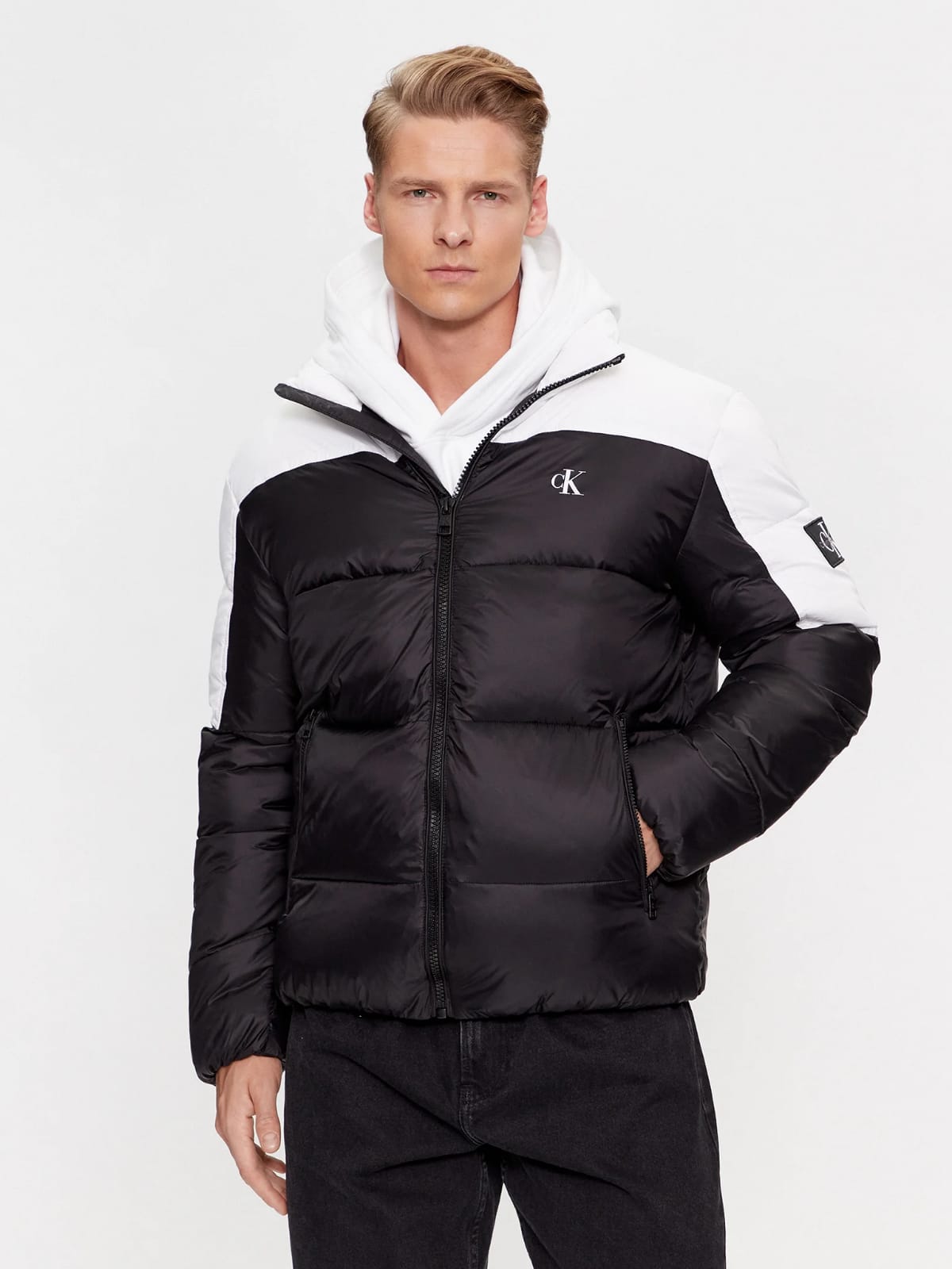 CALVIN KLEIN JEANS Geacă Impermeabilă J30J323461 Negru