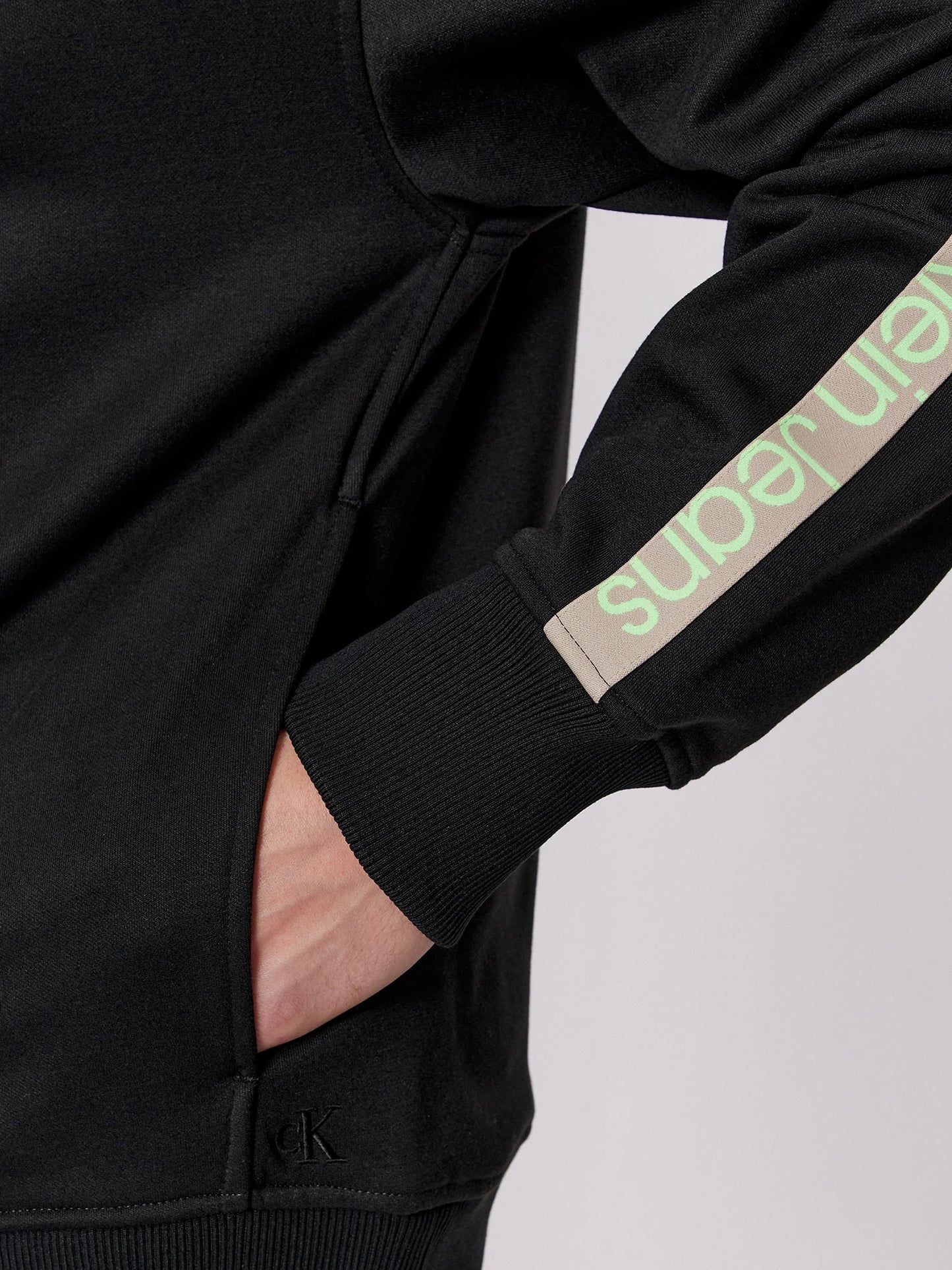 CALVIN KLEIN JEANS Bluză Logo Tape J30J324120 Negru