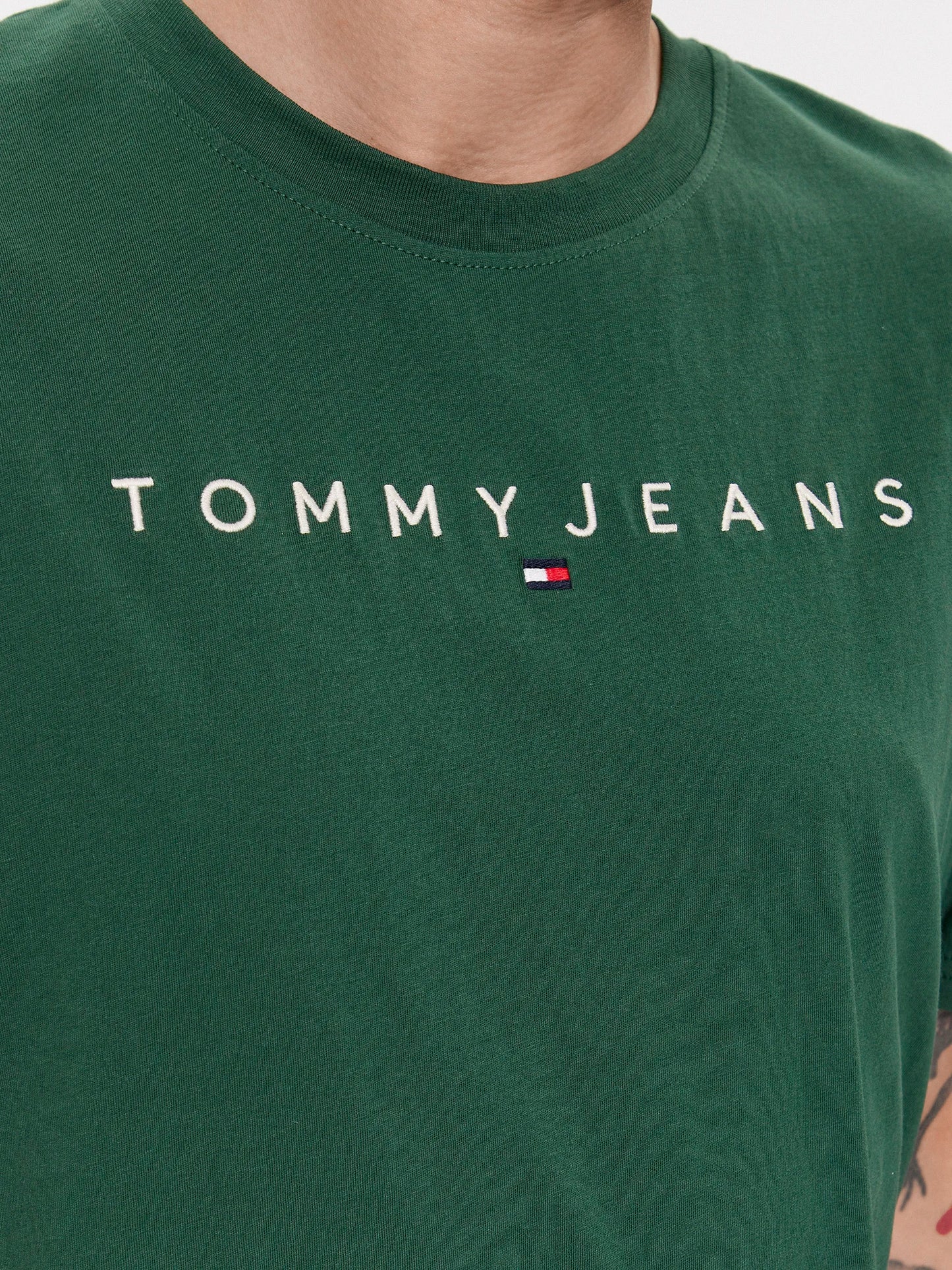 TOMMY JEANS Tricou Linear Logo DM0DM17993 L4L- Verde Regular Fit